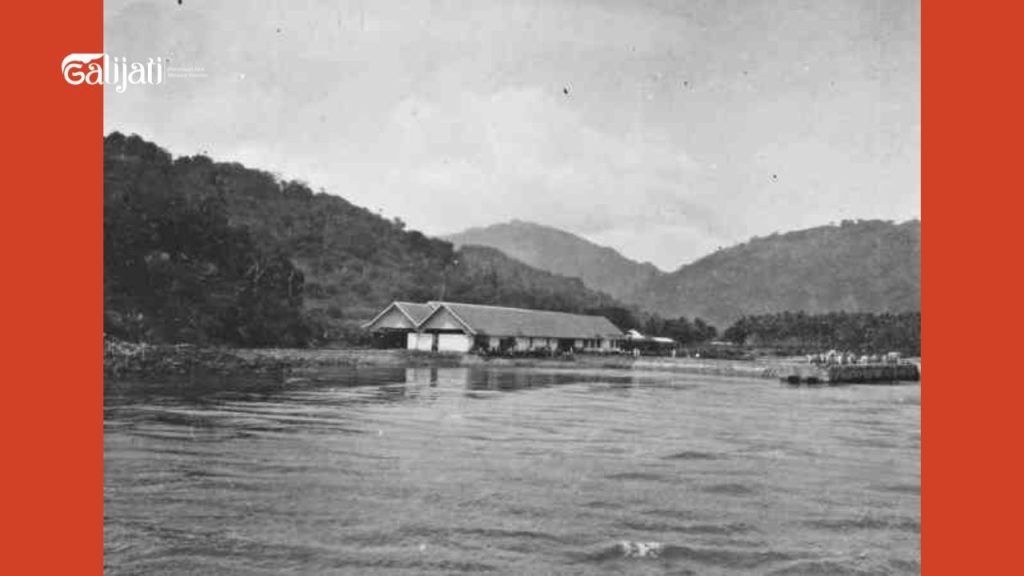 Nampak Stasiun Merak dan Pelabuhan Merak tahun 1920-an atau 1930-an (sumber gambar: collectienederland.nl) 